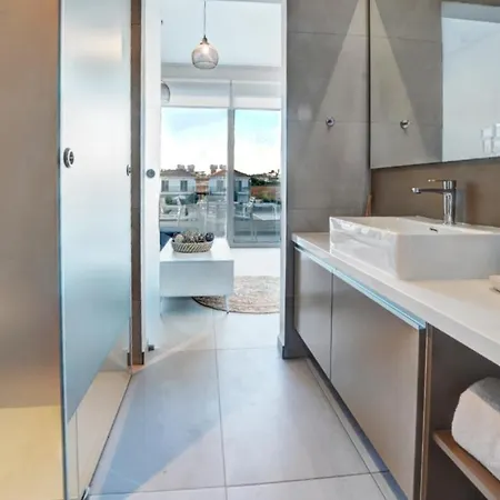 Sunnyvillas: New & Gym In Kapparis 아파트 *