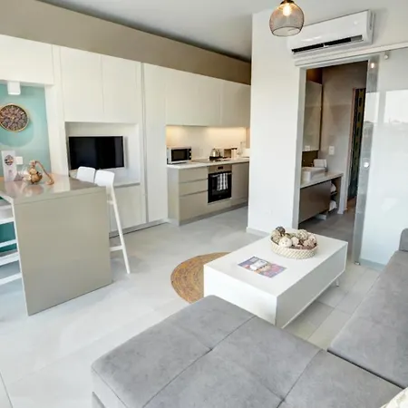 Sunnyvillas: New & Gym In Kapparis 아파트 *