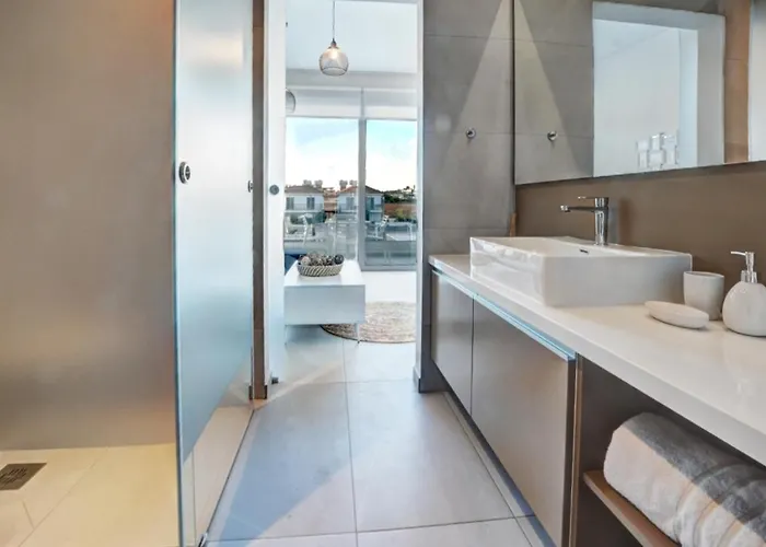 Sunnyvillas: New & Gym In Kapparis Apartament *