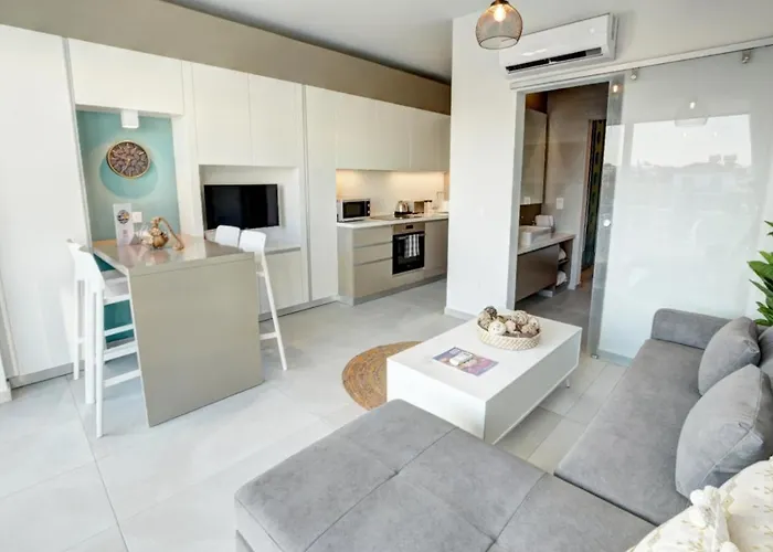 Sunnyvillas: New & Gym In Kapparis Apartament *