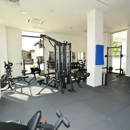 Sunnyvillas: New & Gym In Kapparis Appartement